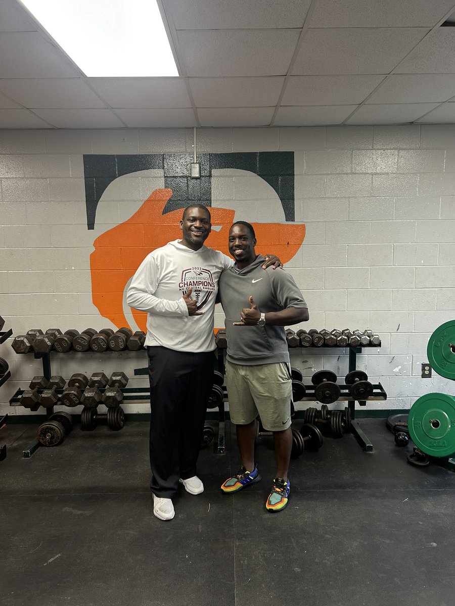 Timberland Wolves Football! (@twolves843) on Twitter photo We appreciate my GC bro Coach <a href="/CWilliams8076/">Cedric Williams</a> from North Carolina Central University coming to visit our Timberland High School Wolves! One of the best OL coaches in the country! 🫡 Go Wolves! 🐺💪🏾 We appreciate my GC bro Coach <a href="/CWilliams8076/">Cedric Williams</a> from North Carolina Central University coming to visit our Timberland High School Wolves! One of the best OL coaches in the country! 🫡 Go Wolves! 🐺💪🏾