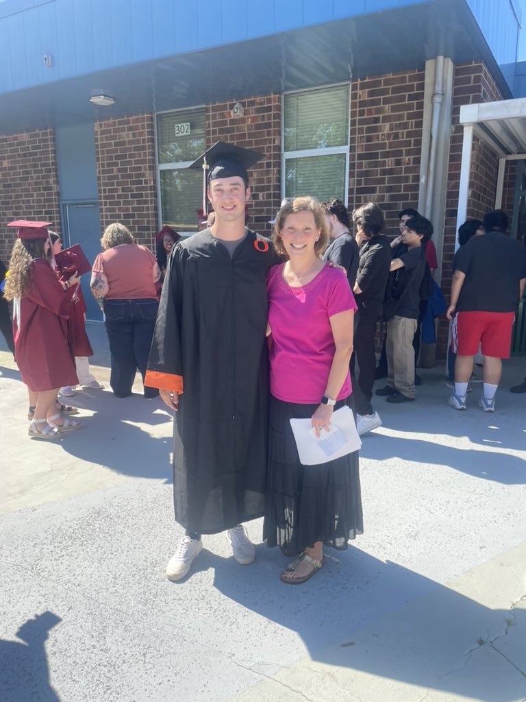 GABChamps's tweet photo. Senior Walk 2024!!

Once a Cougar, Always a Cougar!

Welcome back home to the #1 that laid the CHAMP foundation.

We are proud of you and so excited to celebrate with you! https://t.co/kMJlBTAUqM