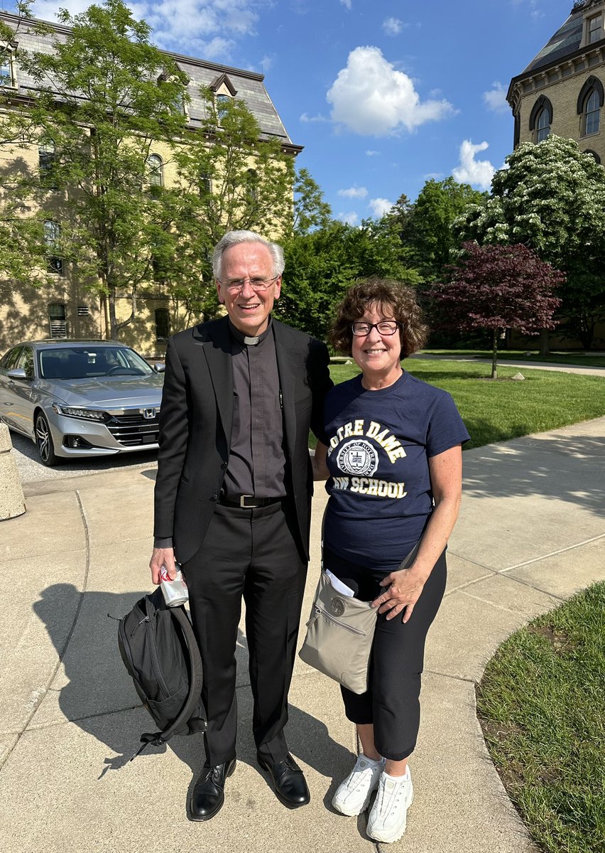 PatriciaCucci's tweet photo. Blessed to bump into Father Jenkins @FatherJenkinsND, President of University of Notre Dame, who after 19 years, will be stepping down. He could not have been more gracious. ✝️ https://t.co/hk4iD2G12D