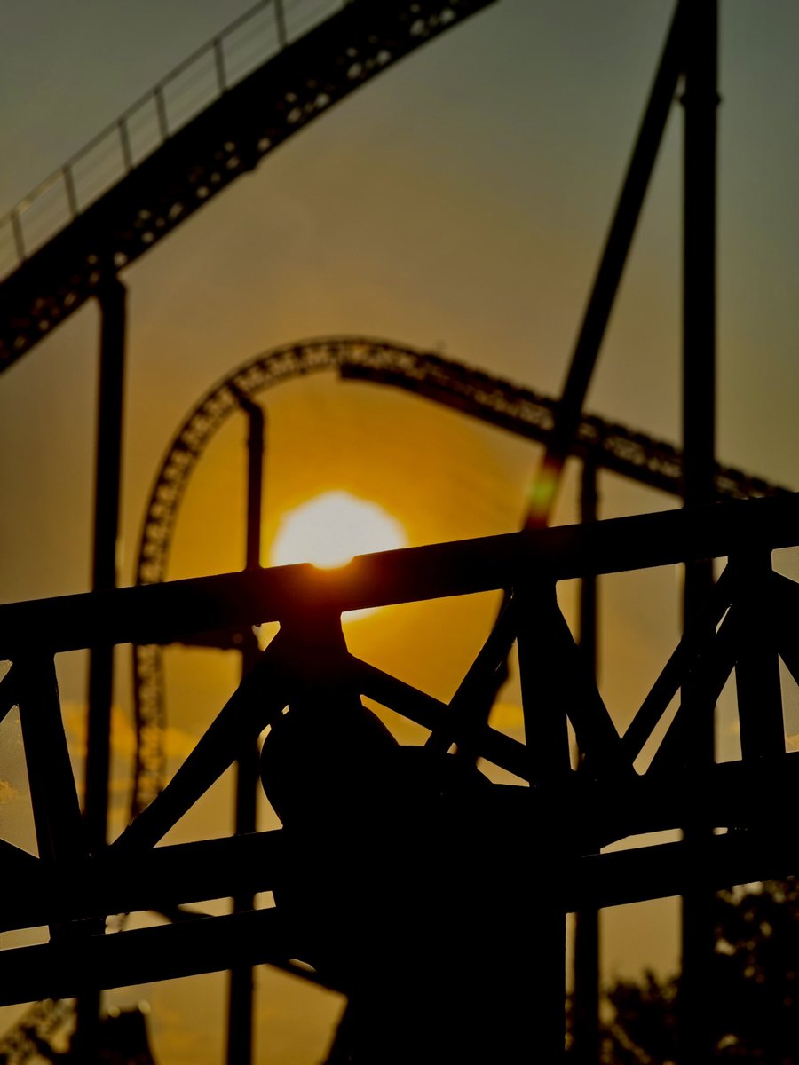 Maverick’s sunset tonight 🌅 @cedarpoint #Maverick #CedarPoint #SunSet