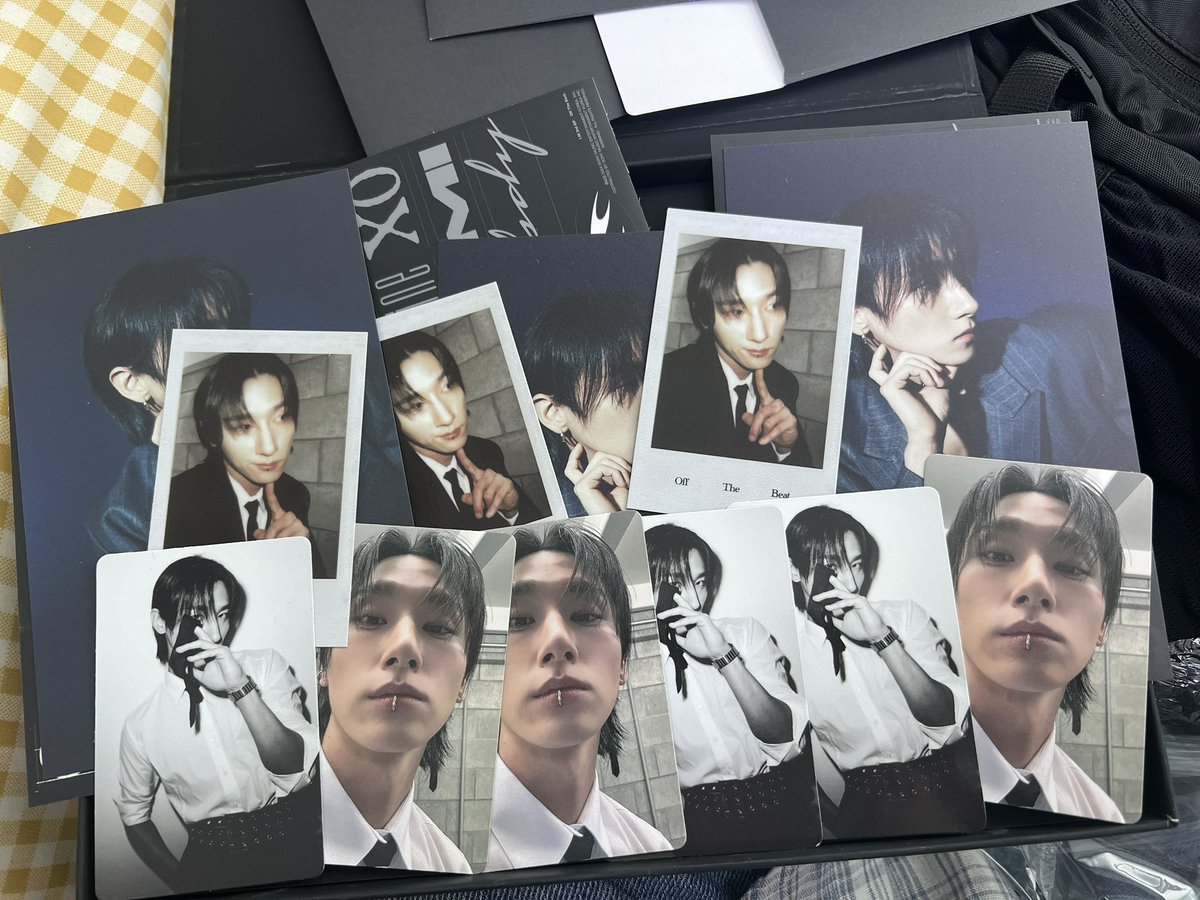 범 tweet media