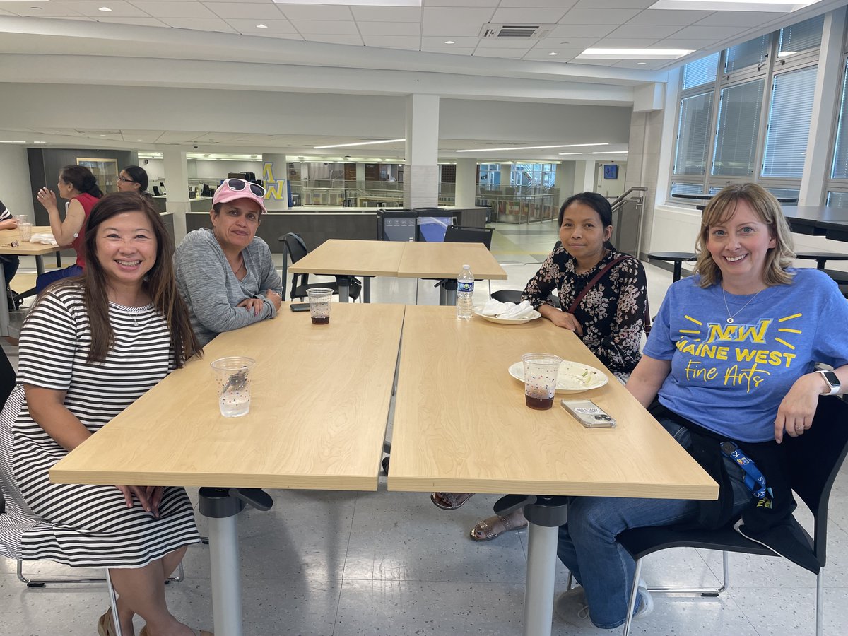 MWFineArts's tweet photo. THESE PEOPLE ROCK! Thank you to all of the family, friends and fans who support the Fine Arts ALL YEAR LONG through the MAINE WEST FINE ARTS BOOSTERS! We couldn't do it without your support! THANK YOU! #207Now #volunteersrock @mainewestFAB   @mwactivities @Maine_West https://t.co/6ogm3YnUev
