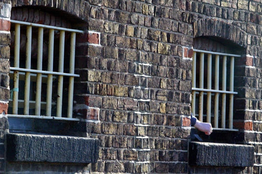 Police told to scale back arrests in bid to cut prison overcrowding – report msn.com/en-gb/news/new… Law & Order no longer a Priority, as a Internal NPCC document has told British Police to Halt all planned Arrests & only arrest people if it a serious crime, as Prisons Full🤡