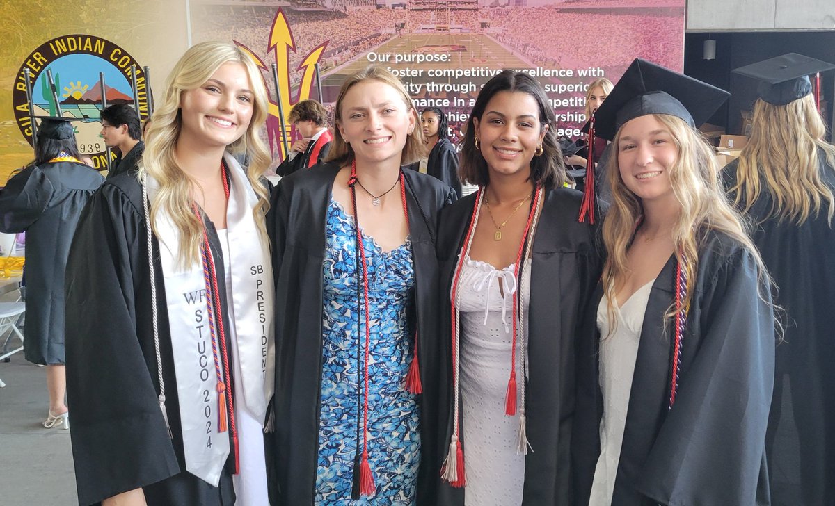 WFHS_Softball's tweet photo. End of an era. Congrats, 2024 @WFHS_Softball graduates. https://t.co/q5Q40sC11Q