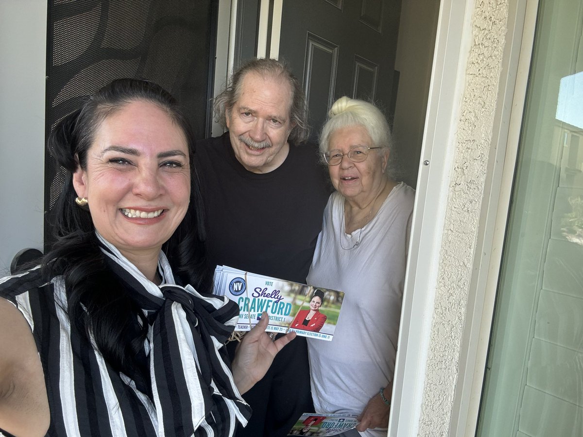 Forest &amp; Kerry are the loviest couple! They’ve been together 50 years &amp; laughed like newlyweds.🩷

They met as registered nurses &amp; their biggest concern is crime &amp; the need for community policing. As dems, they want to increase police officers to build community relationships.