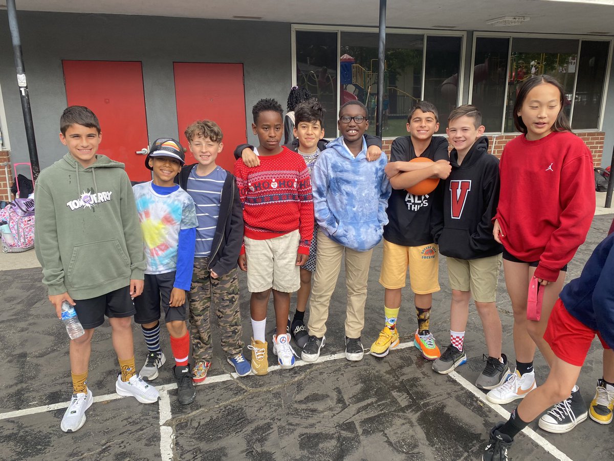 VCSCrusaders's tweet photo. So many AWESOME outfits in Elementary today for Clash Day! So fun seeing all the mismatch outfits and vibrant colors across campus! Looking forward to Red, White, and Blue Day tomorrow!
_____
#VCSFamily #CRUNITED #VCSElementary https://t.co/kHELRtF23J