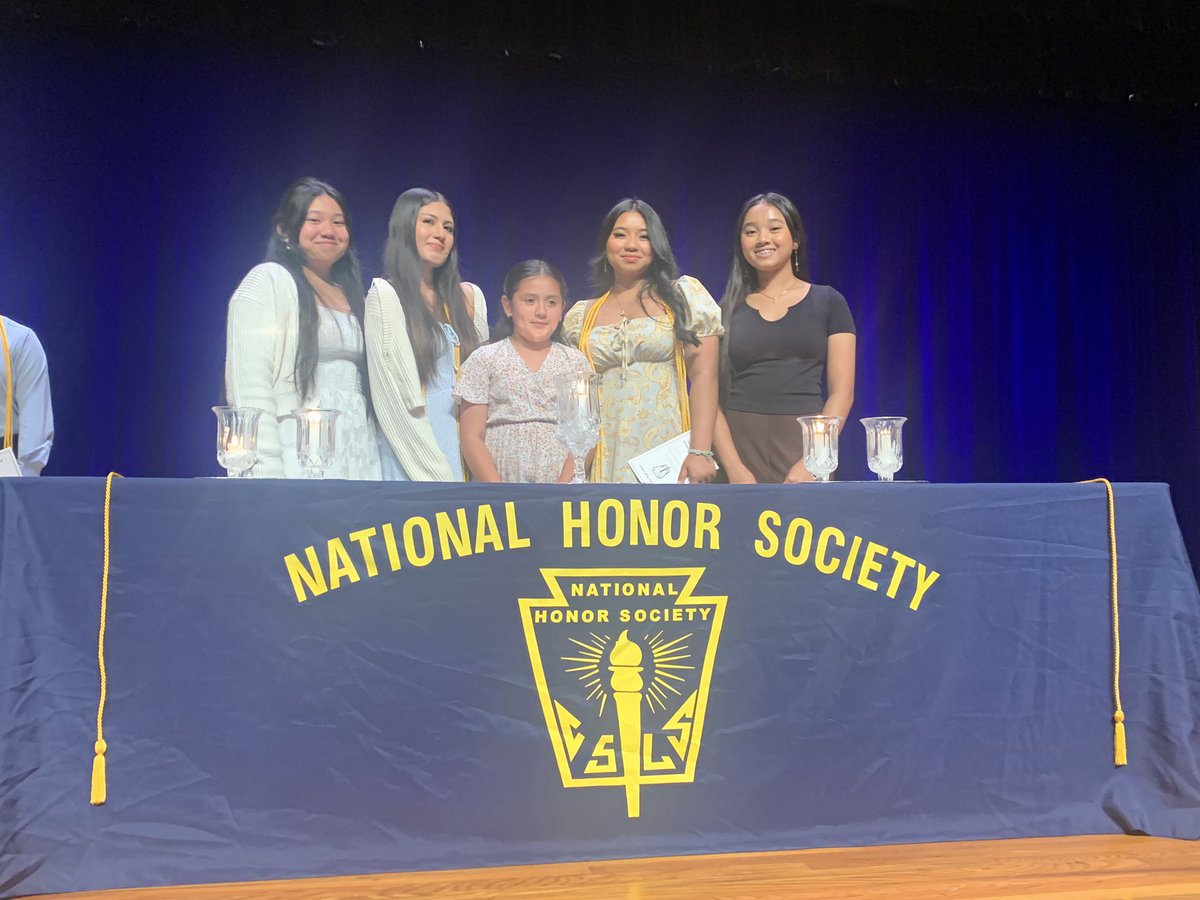 Trojan proud of PHS senior members of National Honor Society. You have made every second count and your hard work is paid off.@PottstownNews @pottstownschool @pottstownhs @PSDRODRIGUEZ @LauraLyJohnson @ByDeborahAnn @thomas_hylton