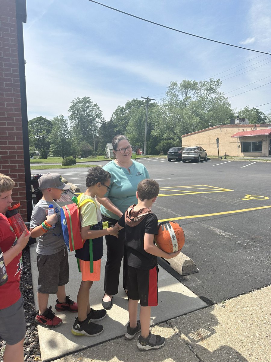 Diana Gilles (@gilles_1stgrade) on Twitter photo Only in a small town can you walk to the town park and on the way back to school, the “bank lady” rushes out to give each of the kids a piece of candy!!! Mrs Gilles kids were thrilled. Thanks Better Banks for being so community-minded. <a href="/betterbanks/">Better Banks</a> Only in a small town can you walk to the town park and on the way back to school, the “bank lady” rushes out to give each of the kids a piece of candy!!! Mrs Gilles kids were thrilled. Thanks Better Banks for being so community-minded. <a href="/betterbanks/">Better Banks</a>