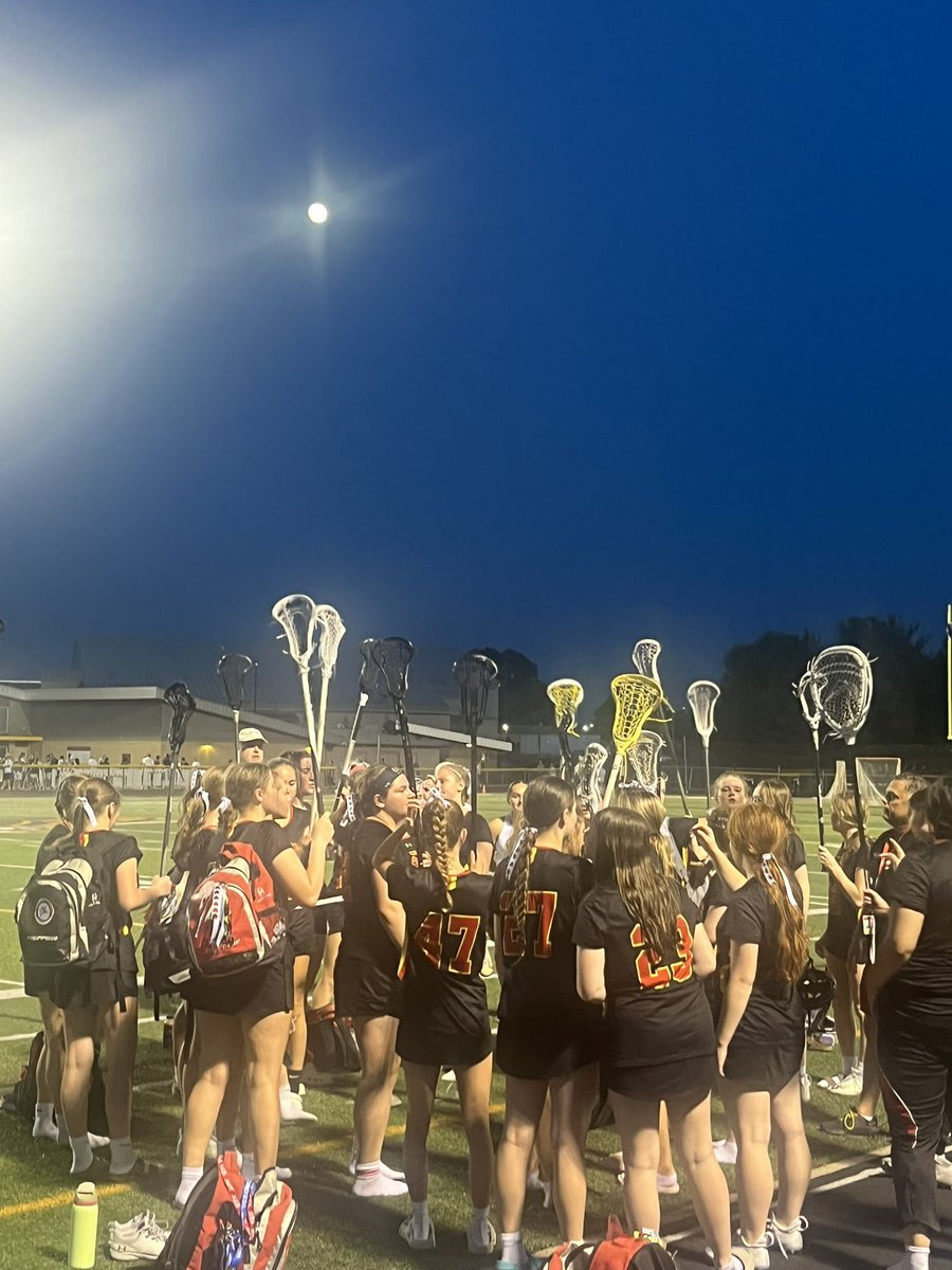 bees_mainoffice's tweet photo. The @BBHHSGirlsLax season comes to a close with a tough loss to Walsh Jesuit in the playoffs. Great Season Girls! #beeproud #gobees #swarm #beeaboutit https://t.co/wIH4vEFQxt