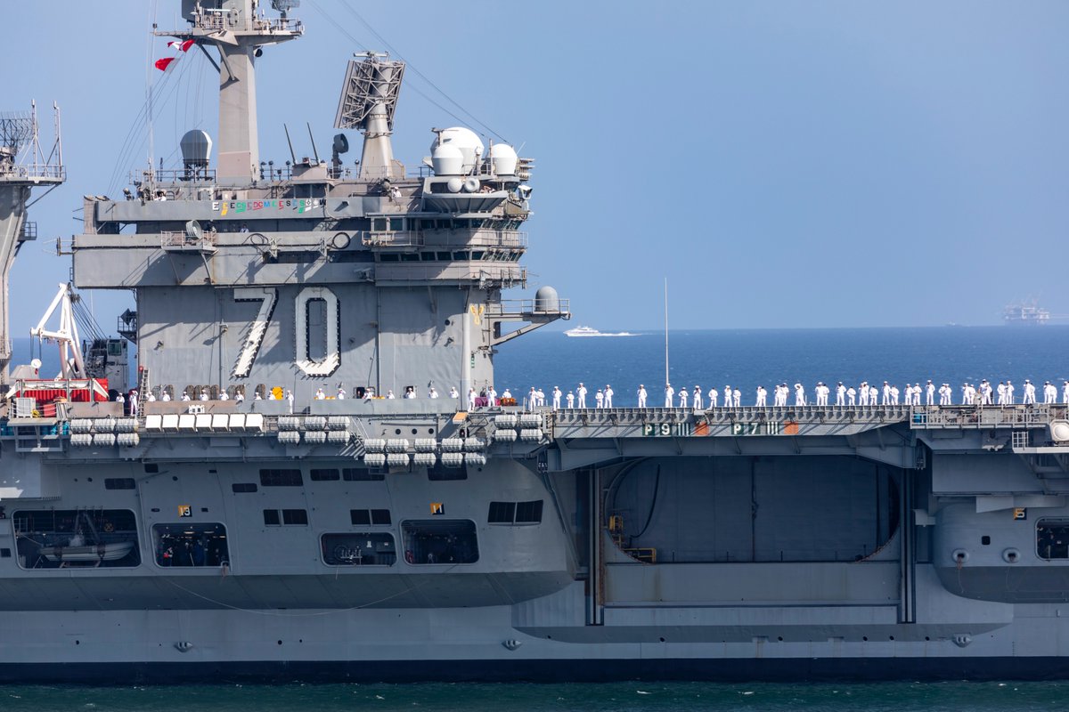 PortofLA's tweet image. 🇺🇸⚓The Port of Los Angeles is proud to welcome @USNavy Nimitz-class aircraft carrier USS Carl Vinson (CVN 70) to Los Angeles for @LAFleetWeek! Public ship tours begin Friday. Best viewing location: Cabrillo Beach Fishing Pier. #LAFleetWeek2024