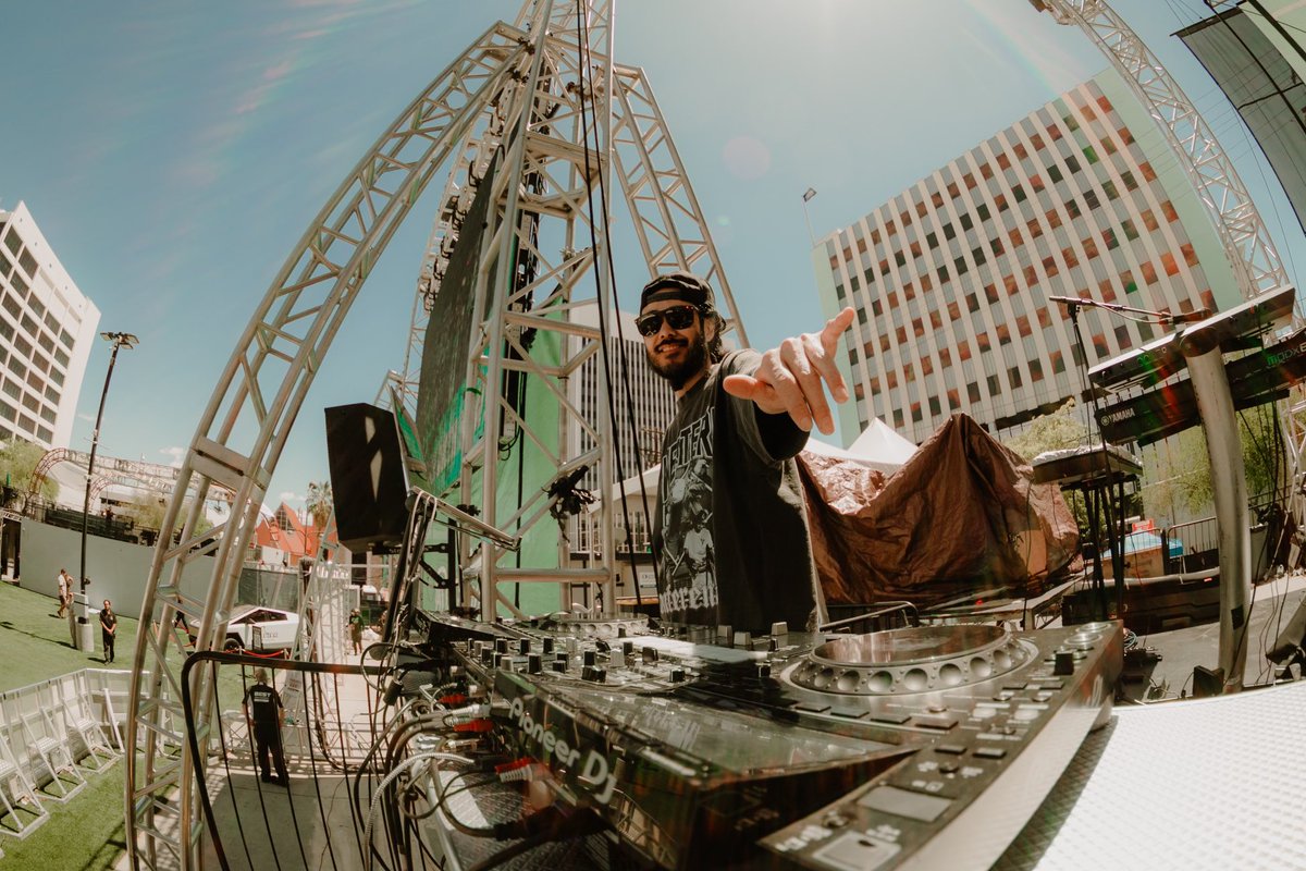 w e s t a f a tweet media