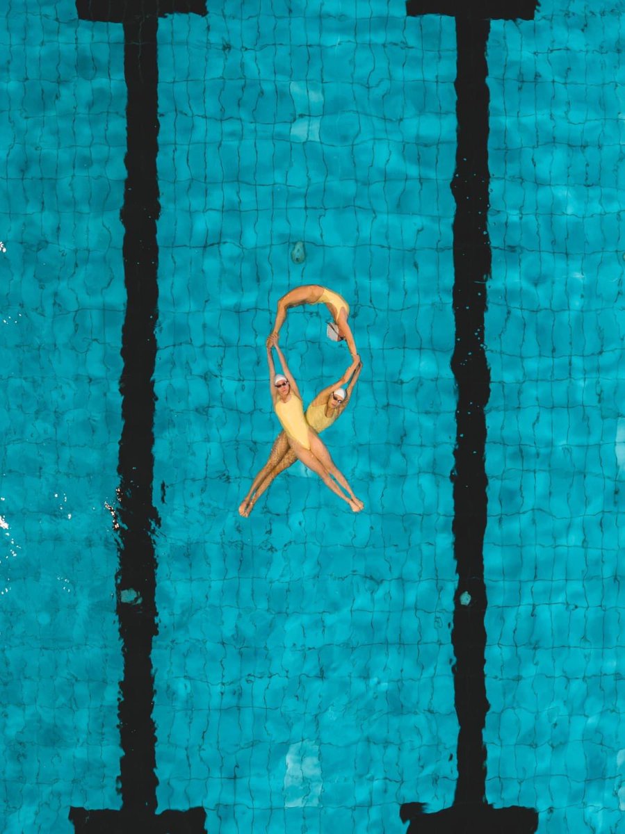 Israel’s Olympic Swimming Team formed the Yellow Ribbon as a tribute to honor the Israeli hostages.🎗️#BringThemHomeNow Photo: Adam Spiegel Source: @FollowTeamISR