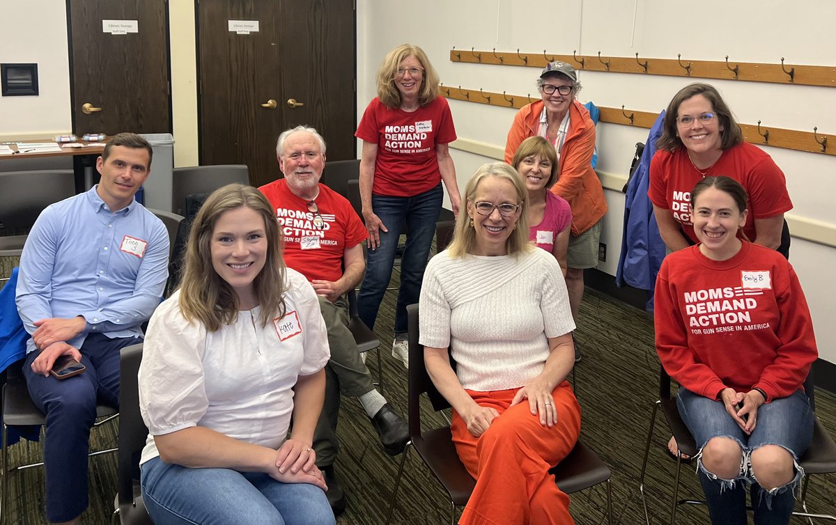 Great conversation with @MomsDemand MN West Metro tonight! Thank you for the invitation to join you and for your important advocacy. Together, we can prevent gun violence! #GunViolencePrevention #KellyForCongress #MN03