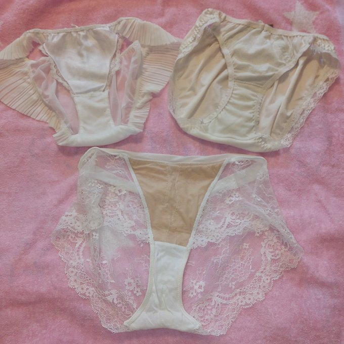 ♡商品名A ♡ショーツ3枚セット ♡白&times;白レース系(オフホワイト) ♡全て複数回着用済&middot;洗濯済 ♡サイズ表記タグ切り取り済でサイズ不明です(M～L位) ♡購入&rarr;https://t.co/KJOZcPvEUl #下着売ります<a href="/tag/%E4%B8%8B%E7%9D%80%E3%83%95%E3%82%A7%E3%83%81"class="tags"><span>#下着フェチ</span></a><a href="/tag/%E4%B8%8B%E7%9D%80%E5%A3%B2%E3%82%8A%E3%81%BE%E3%81%99"class="tags"><span>#下着売ります</span></a><a href="/tag/%E3%83%91%E3%83%B3%E3%83%84%E5%A3%B2%E3%82%8A%E3%81%BE%E3%81%99"class="tags"><span>#パンツ売ります</span></a><a href="/tag/%E4%B8%8B%E7%9D%80%E5%A3%B2%E3%82%8A%E5%AD%90"class="tags"><span>#下着売り子</span></a><a href="/tag/%E4%B8%8B%E7%9D%80%E8%B2%A9%E5%A3%B2"class="tags"><span>#下着販売</span></a><a href="/tag/%E3%83%91%E3%83%B3%E3%83%84%E8%B2%A9%E5%A3%B2"class="tags"><span>#パンツ販売</span></a><a href="/tag/%E4%BD%BF%E7%94%A8%E6%B8%88%E3%81%BF%E4%B8%8B%E7%9D%80"class="tags"><span>#使用済み下着</span></a>
