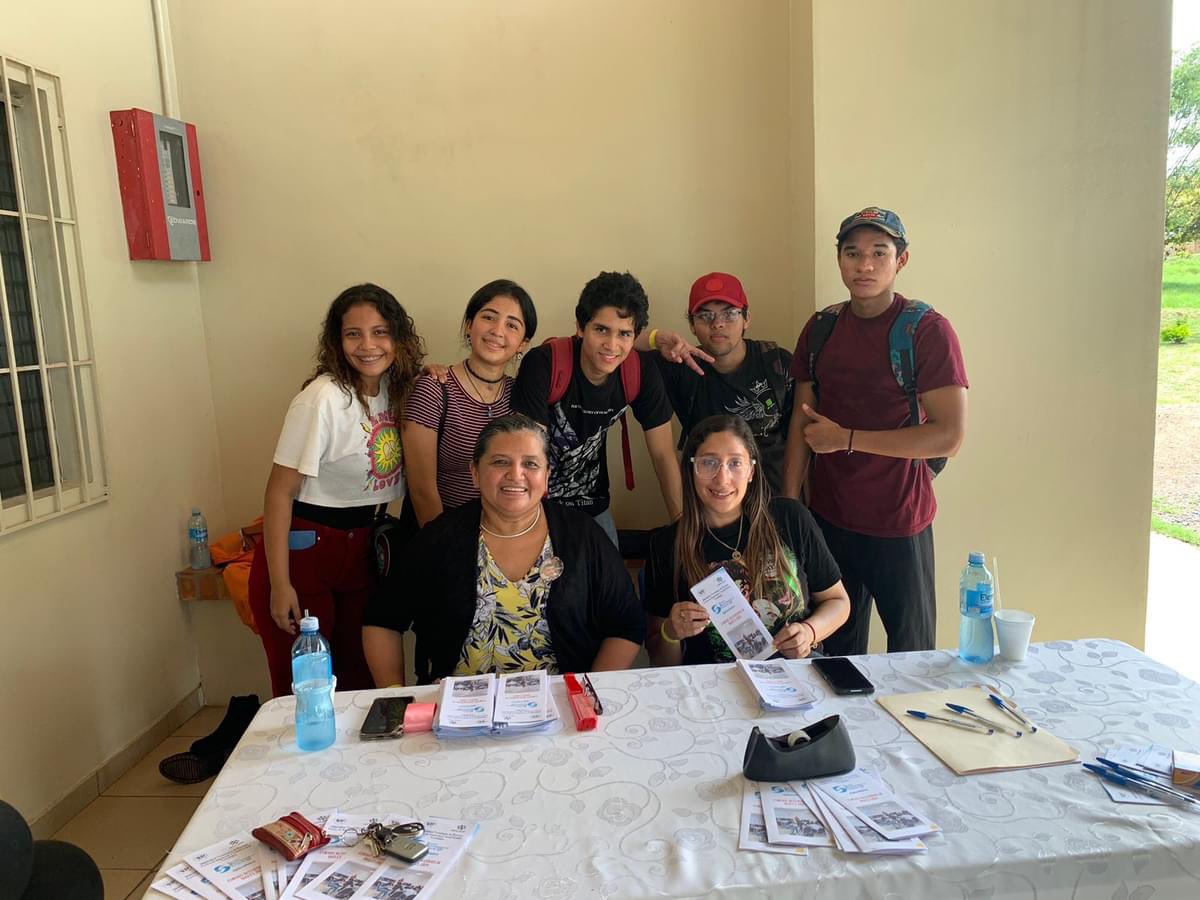 El CEL-CITT participó el pasado domingo 19 de mayo en la Feria Familiar del Kid´s School Cambridge Academy, para divulgar información de los cursos de idiomas que se ofrecen en el CITT, en donde se contó con una nutrida participación.@utppanama @cel_utp