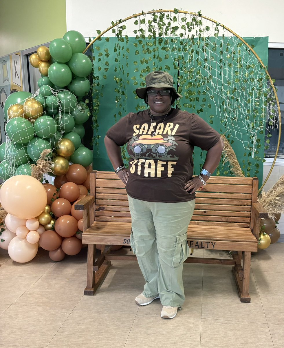 My Safari Attire for #WildAboutAnimalsCareer Day!