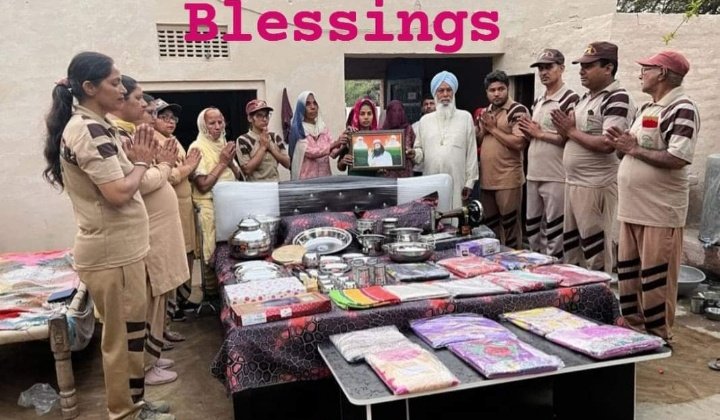 thankyougod_7's tweet photo. It is difficult for the poor to get their daughters married.
So #Aashirwad Under the campaign Dera Sacha Sauda give blessings of new life to destitute girls and make every possible arrangements for their marriage. All this happens with the 
Inspiration Saint Ram Rahim Ji Insan https://t.co/Y8LeCjKxyw