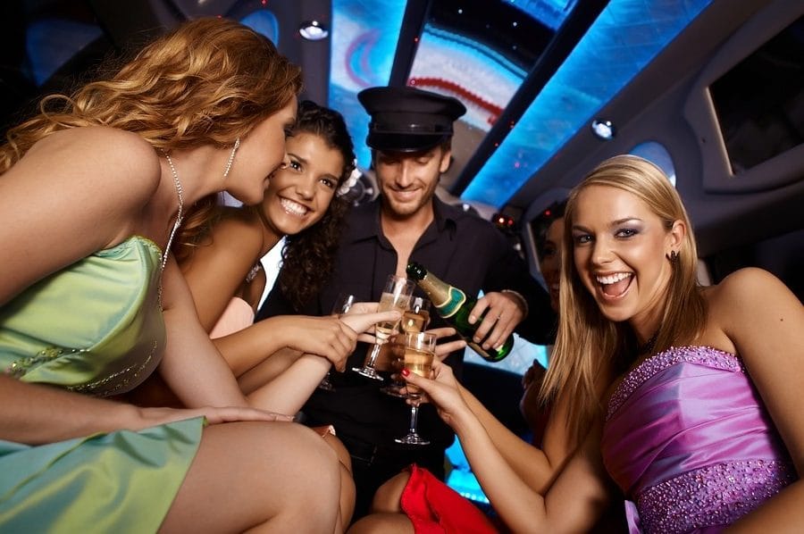 Italian Phrases to use for Limousines...

🇮🇹 Ci porti in centro.
🇬🇧 Take us downtown.

🇮🇹 Ci aspetti fuori dal club.
🇬🇧 Wait for us outside the club.

🇮🇹 Stiamo festeggiando come delle rockstar.
🇬🇧 We are partying like rock stars.

#LearnItalian #SpeakItalian