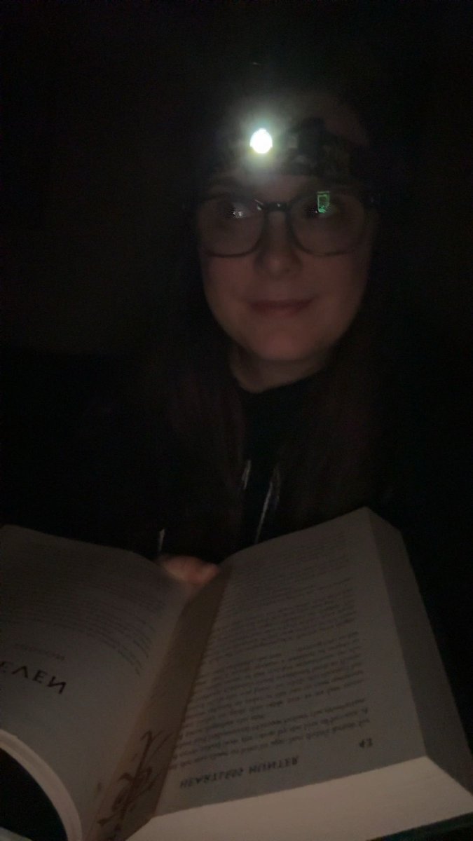 Actually just gonna read with my headlamp 🙃😅