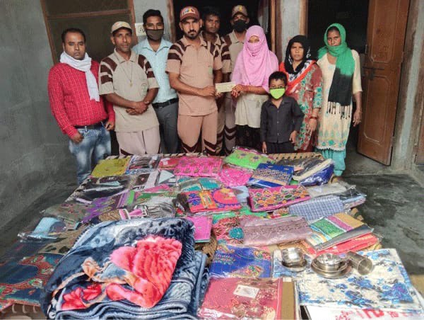 Simran62060203's tweet photo. For destitutes, getting their daughter married is a very difficult task. Dera Sacha Sauda provides all the essential goods as an #Aashirwad along with the arrangements for guests under the Blessings initiative driven by Ram Rahim Ji. https://t.co/Nfv3W7r5xp