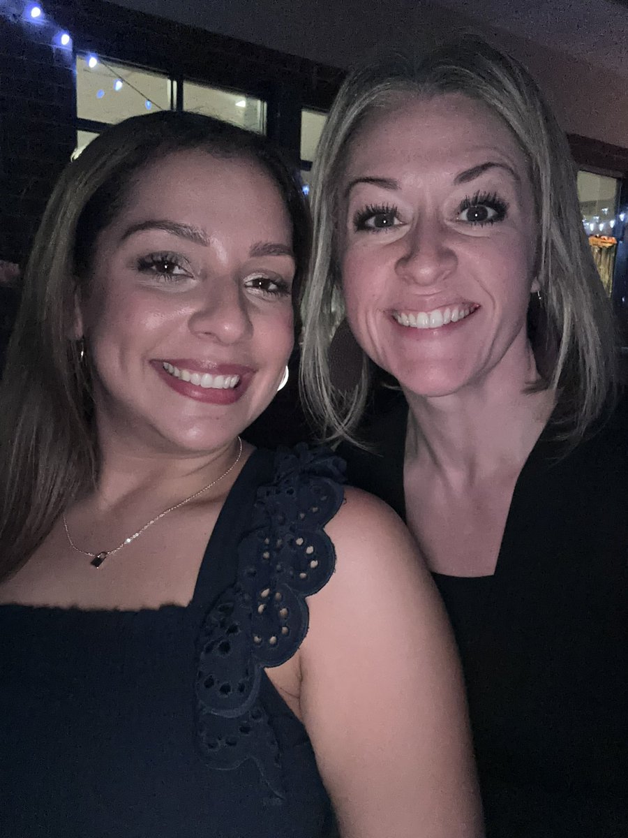 sacarpenter6285's tweet image. So thankful for the people I work with!!! Fun at the 8th grade formal!!! @MrCoachReed @SrtaMartin4 @nattsivera #LMSLevelUp