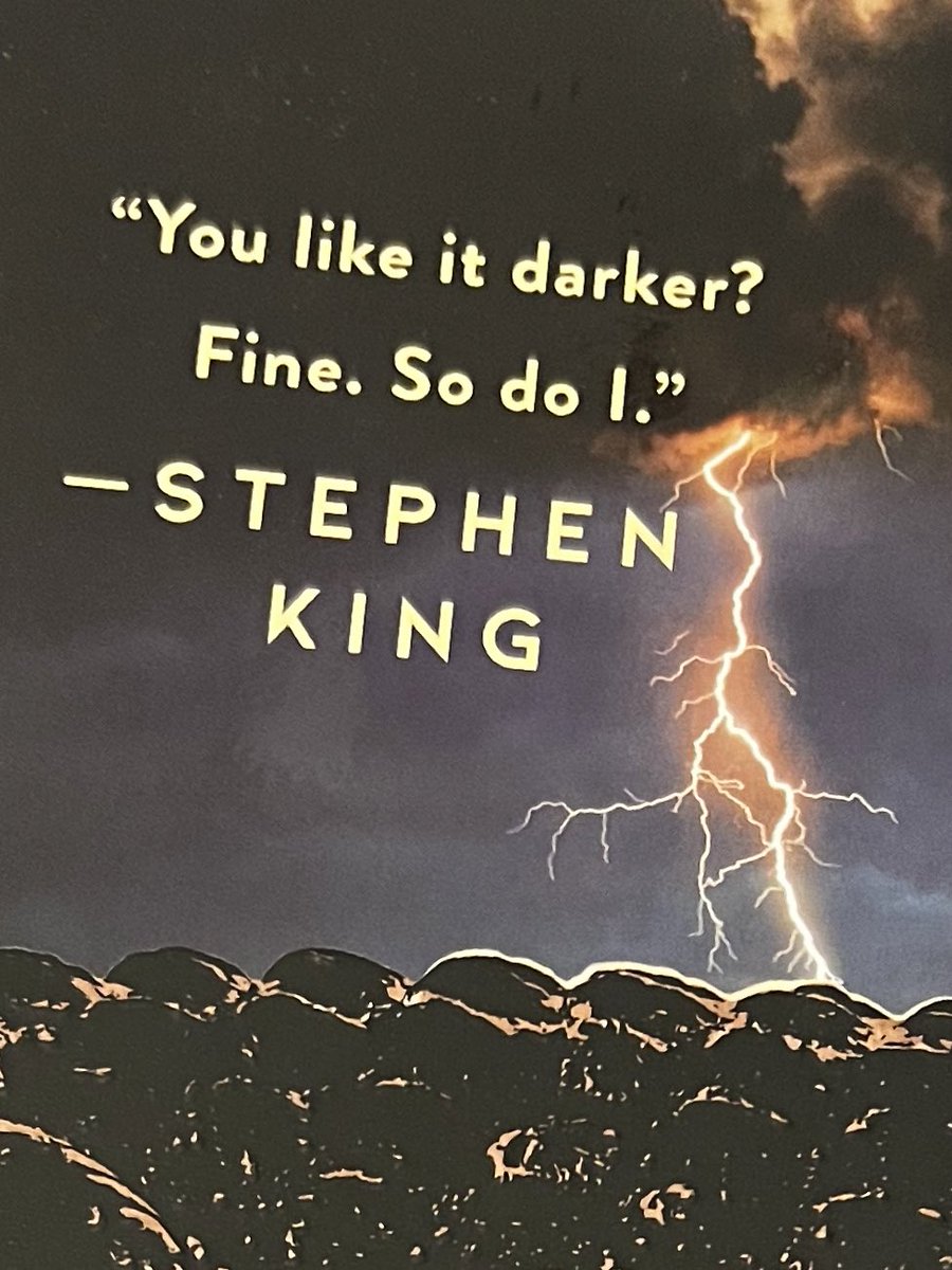 jengreene19's tweet photo. 12 stories… here I go! #youlikeitdarker #constantreader #stephenking https://t.co/Ry4Aw18hsX