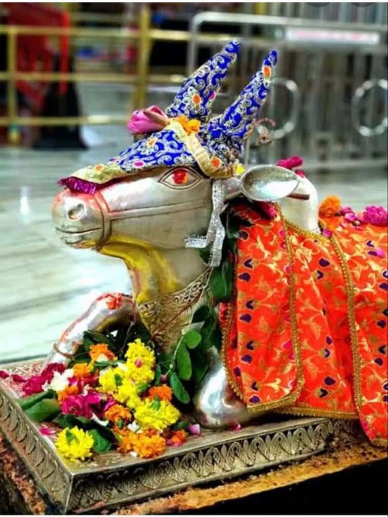 🙏🌹 *जय श्री महाकाल*🌹🙏 *श्री महाकालेश्वर ज्योतिर्लिंग का भस्म आरती शृंगार दर्शन* *22-04-2024 कण-कण में महादेव*