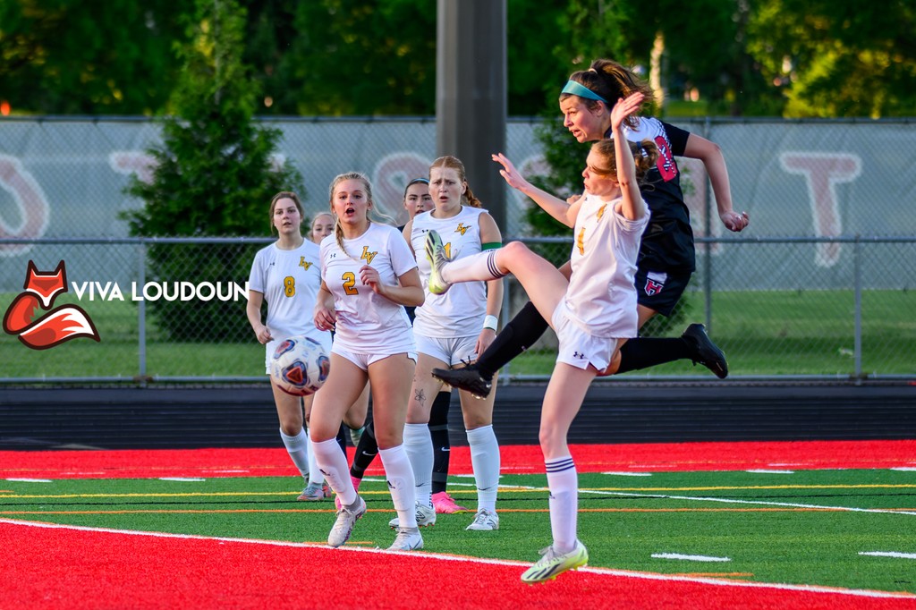 VivaLoudoun's tweet photo. May 16, 2024 - Loudoun Valley Varsity girls soccer tied Heritage 1-1 in a battle between goalies

You'll get a kick out of Pete Felber's gallery: https://t.co/WVZgKwngFW

@HsBooster @RoarPride
@LVHS_Jungle @LVHAthletics 

Kick up your game a notch with our sponsor @LoudounSc https://t.co/prqSk37i92