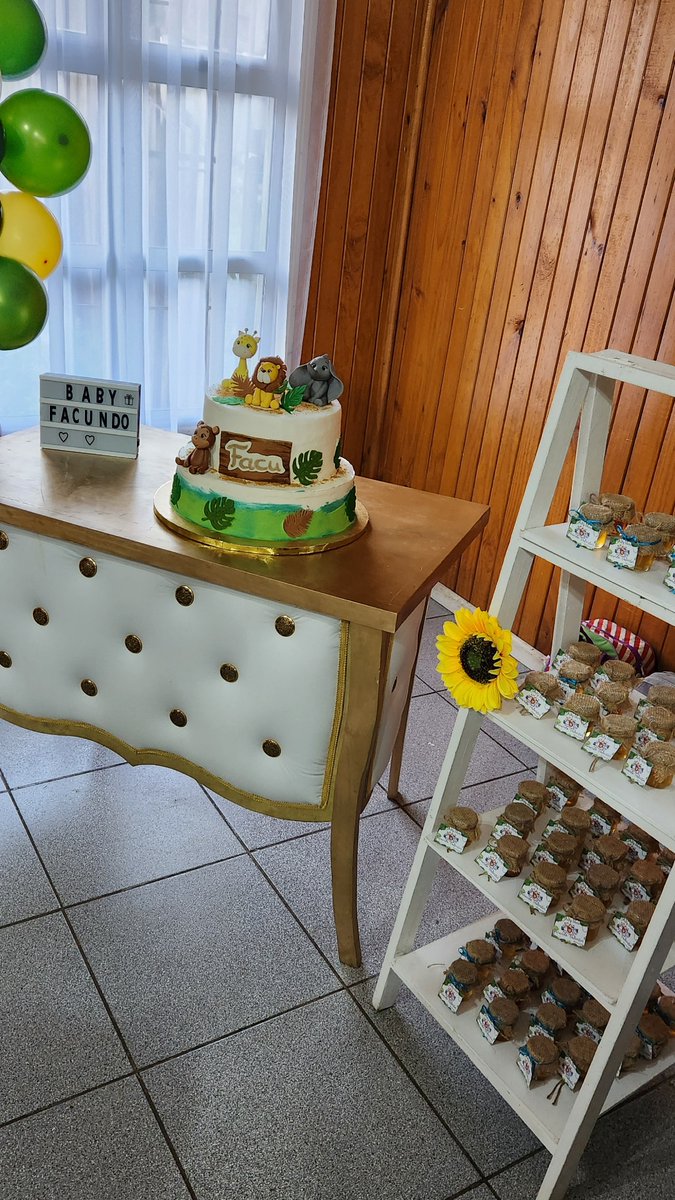 CharlinAlarcon's tweet photo. Gracias infinitas a las personas que siempre han estado a nuestro lado 💚🧸 https://t.co/noglTP3qR8