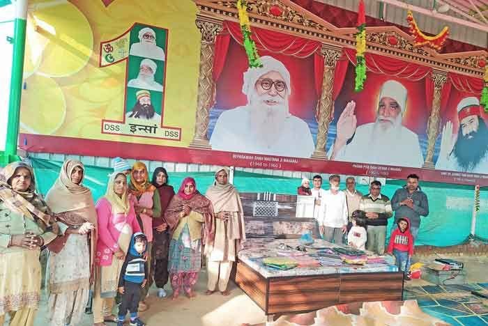 Volunteers are lifting off the burden of the daughter’s marriage from parents’ shoulders & making them feel light! DSS volunteers by following Saint Ram Rahim Ji's teachings, providing all essential goods as an #Aashirwad & Blessings them for best life.