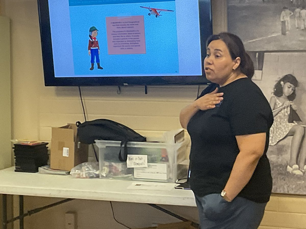 Full house! Families enjoyed a Biosketch Family Activity at tonight's @austinpbs session! This activity is part of the ongoing #MollyofDenali FCL workshop series at Santa Rita Courts. Thrilled to partner with IMom’s & @SouthwestKey #FamilyEngagement Enhancing #WisdomEnFamilias