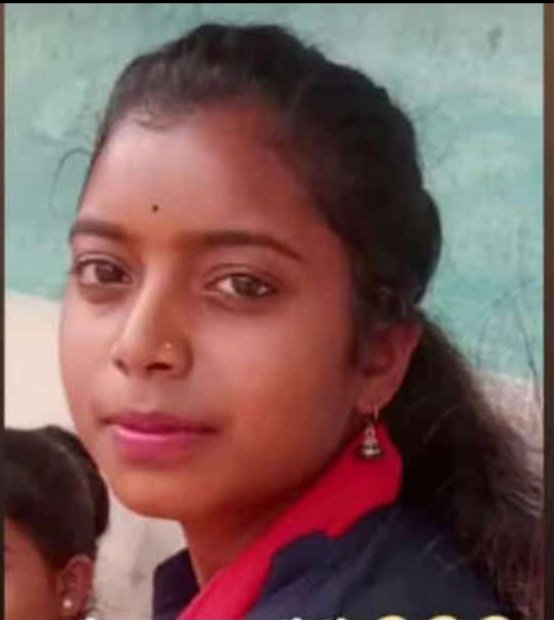 कबीरधाम जिले के सेमरहा गाँव में पिकप खाई में गिरने से 19 लोगों की मृत्यु हो गई थी ,जिसमें व्यावसायिक शिक्षा के अंतर्गत अध्ययनरत छात्रा भी मौजुद थी, समस्त व्यावसायिक प्रशिक्षक मृतात्मा के देवलोक गमन की कामना करते हैं , 
अश्रुपूर्ण श्रद्धांजलि ,सादर नमन 🙏