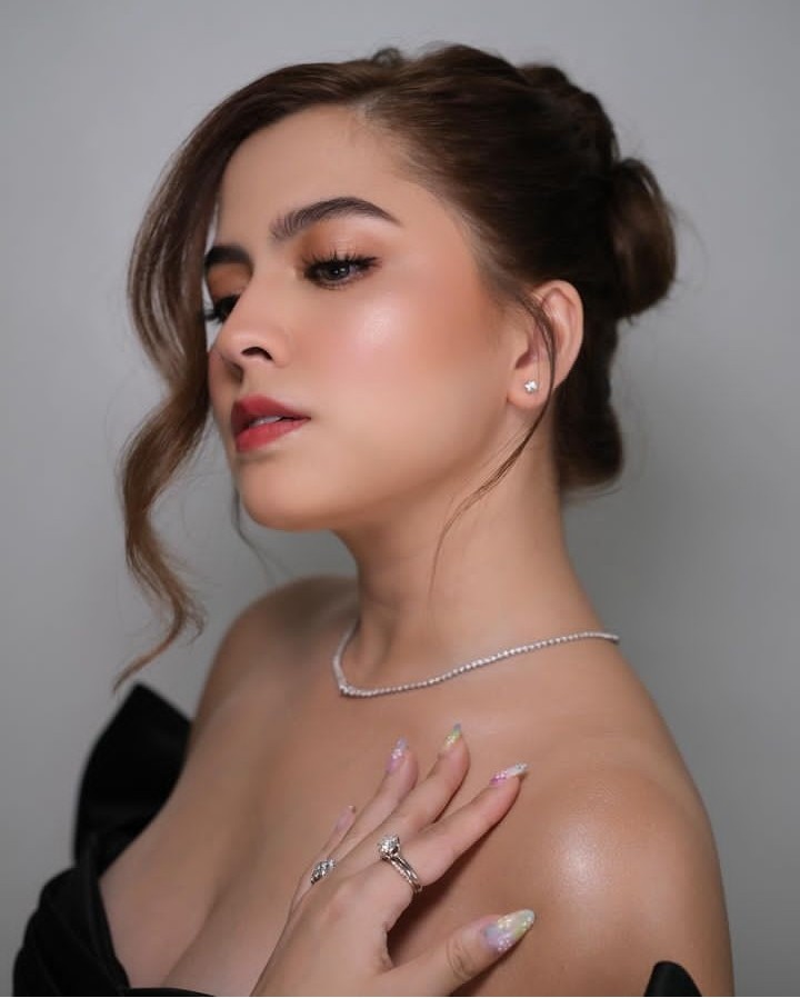 Beauty beyond perfection

ALEXA VPCA AWARDS TVACTRESS 

#PPPanaloSiAlexa
#AlexaIlacad