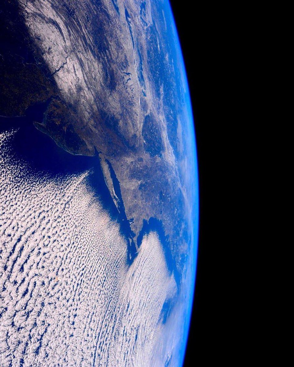 Cleansing your feed with this wonderful view of Earth from the International Space Station.