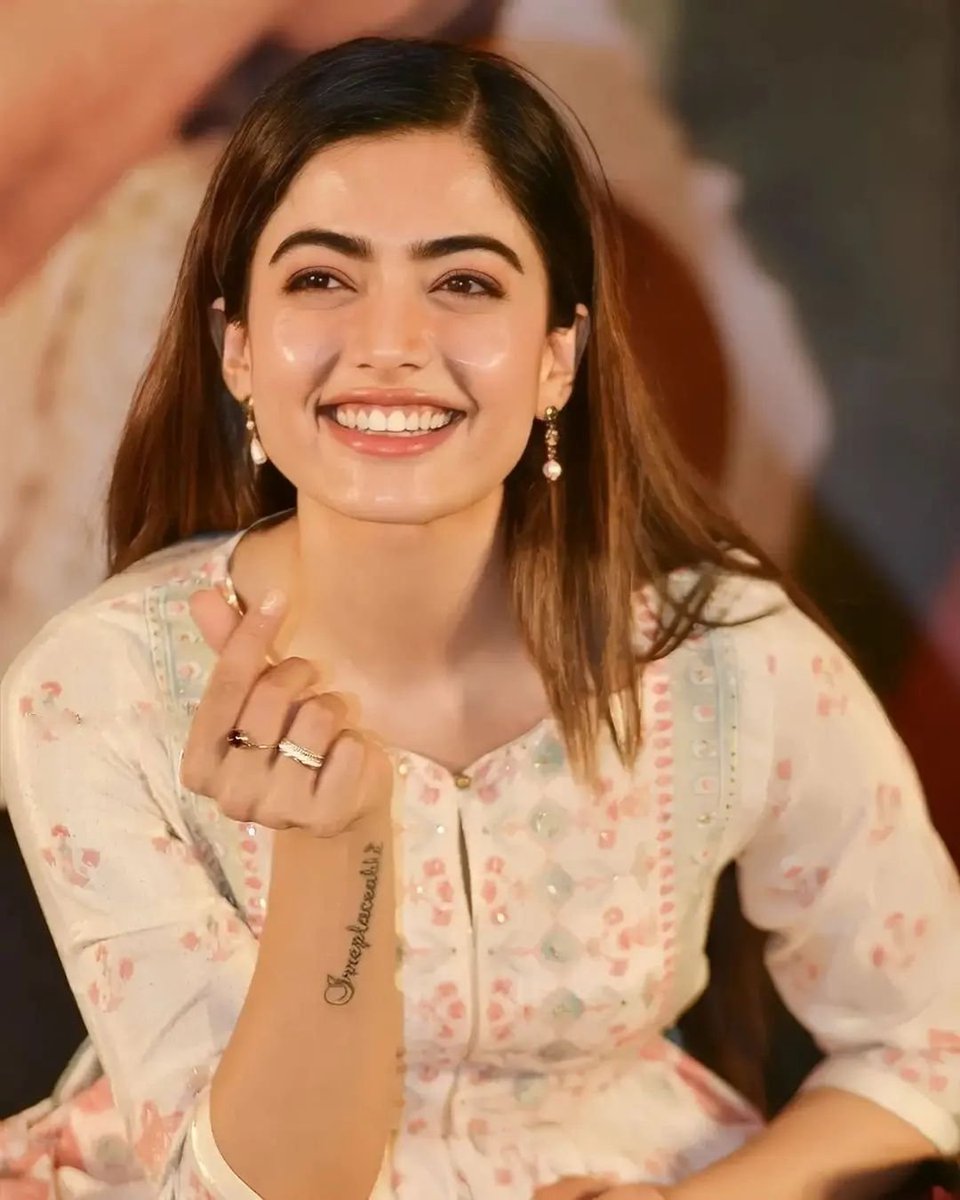 A very good morning to the epitome of elegance and charm – @iamRashmika! May your day be filled with as much joy as your presence brings to ours. 🌞💕 #RashmikaMandanna ❤️