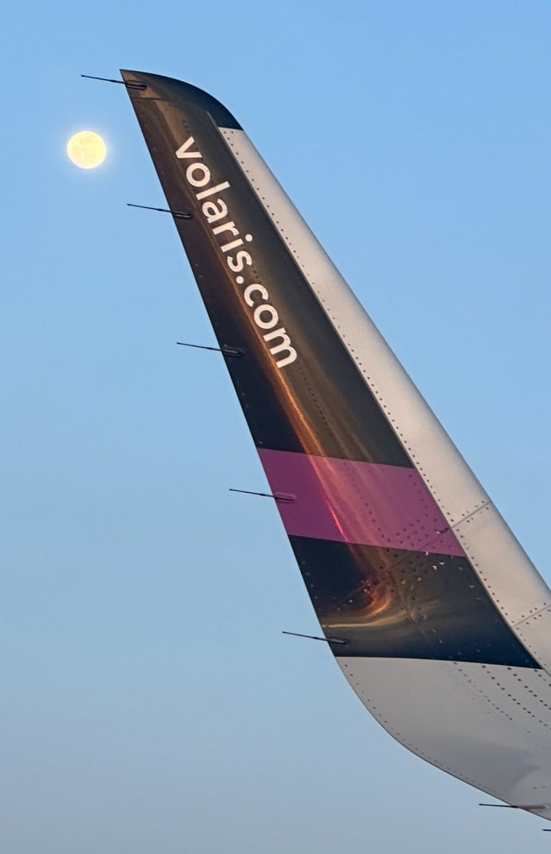 jorgesun's tweet image. Me encanta viajar por @viajaVolaris  vuelo 3012 TJ - GDL