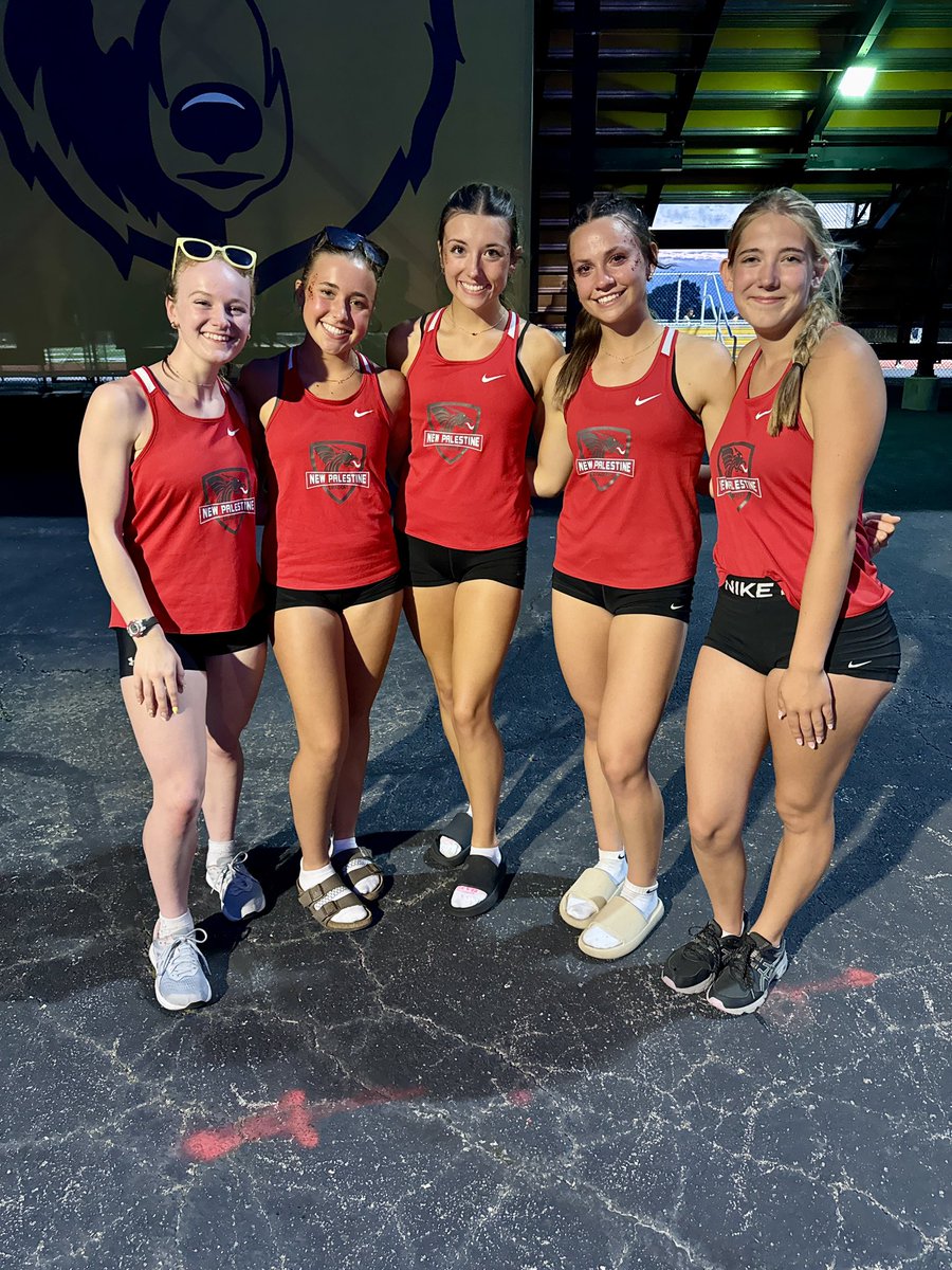Thank you to these seniors who have led our crew for 4 years. This is a special group that cannot be replaced. Thanks for everything ladies 🙏🏻 
Anne Bauer #BauerHour
Amelia Stone #StoneCold
Cami Massari #MiamiCami
Courtney Study #CourtIsInSession
Becca Johnson #YouBeccaBelieveIt