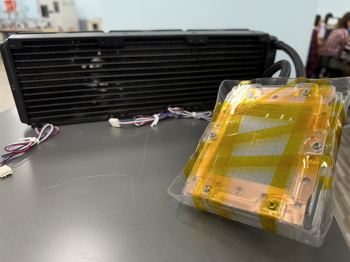Dynatron_C's tweet photo. Why liquid coolers are recommended👉https://t.co/5xLtfcXsfB
Consider a liquid cooler to bring a new cooling experience to your computer.
#diycooling #liquidcooler #watercooling #aiocooler #watercooledpc #liquidcoolermanufacturer #cpucoolingfan #cpucooler #cpu #amd #gpu https://t.co/nNGNySOC8M