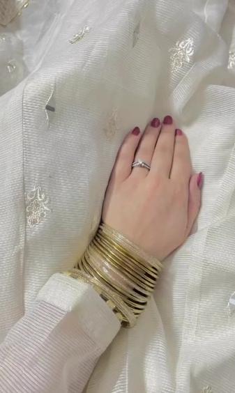 عشق کا رنگ سفید 🤍