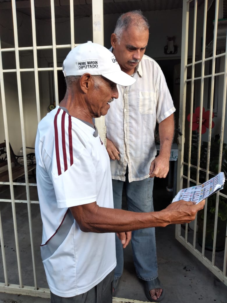 robethcarrion31's tweet photo. AD En Resistencia Munic. Maturín, PQ. Boquerón, Hombres y Mujeres llevando el mensaje de  Edmundo González, candidato de la MUD Unidad.. https://t.co/Hu4CPR4s9M