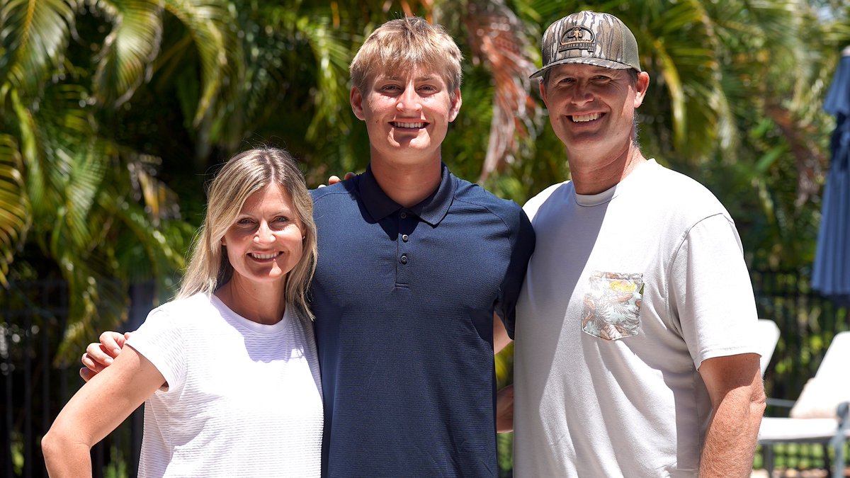 Really enjoyed getting to know Top 100 2026 QB Brady Hart (@BradyHartQB) and his family this morning. Hospitality was A1. Loved what I saw from Hart at Elite 11 earlier this offseason. A top target next cycle and will be making his first visit to Michigan soon #GoBlue.