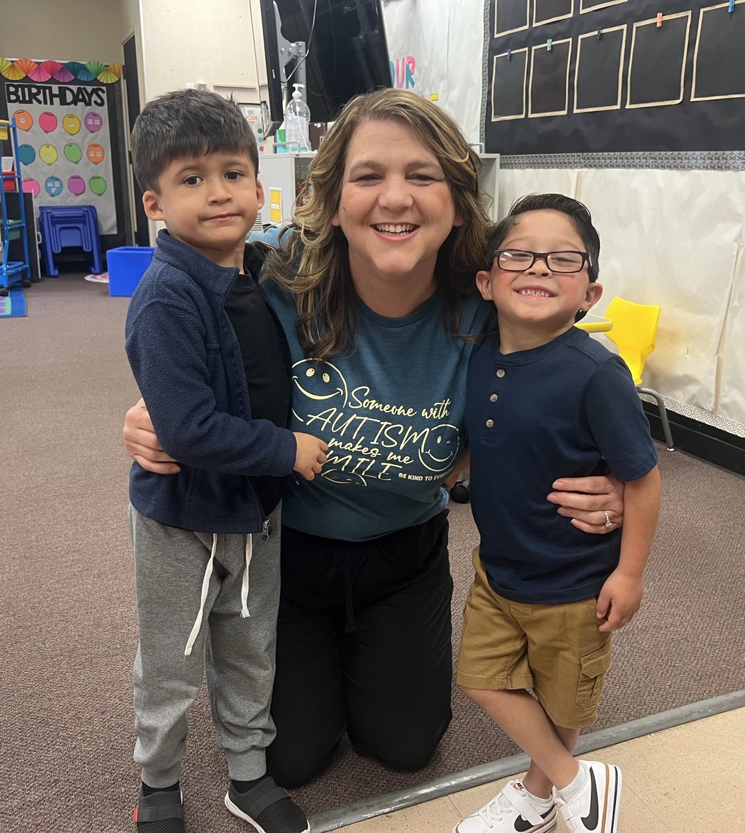 😁Ms Debbye, can we take a picture with you?  YES! These kids make my day, everyday! 😁 #LHCSD #pandapride🐼