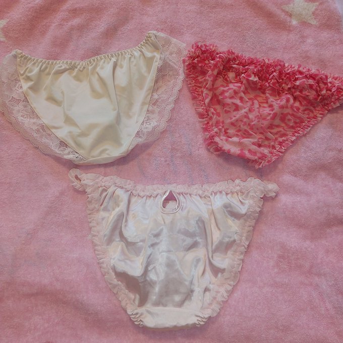 ♡商品名C ♡ショーツ3枚セット ♡ピンク&times;ピンク(フリル&middot;レース)系内1枚🐆柄 ♡全て複数回着用済&middot;洗濯済 ♡サイズ表記タグ切り取り済でサイズ不明です(M～L位) ♡購入&rarr;https://t.co/uz9JrmviAY #下着売ります<a href="/tag/%E4%B8%8B%E7%9D%80%E5%A3%B2%E3%82%8A%E3%81%BE%E3%81%99"class="tags"><span>#下着売ります</span></a><a href="/tag/%E3%83%91%E3%83%B3%E3%83%84%E5%A3%B2%E3%82%8A%E3%81%BE%E3%81%99"class="tags"><span>#パンツ売ります</span></a><a href="/tag/%E4%B8%8B%E7%9D%80%E5%A3%B2%E3%82%8A%E5%AD%90"class="tags"><span>#下着売り子</span></a><a href="/tag/%E4%B8%8B%E7%9D%80%E8%B2%A9%E5%A3%B2"class="tags"><span>#下着販売</span></a><a href="/tag/%E3%83%91%E3%83%B3%E3%83%84%E8%B2%A9%E5%A3%B2"class="tags"><span>#パンツ販売</span></a><a href="/tag/%E4%BD%BF%E7%94%A8%E6%B8%88%E3%81%BF%E4%B8%8B%E7%9D%80%20"class="tags"><span>#使用済み下着 </span></a>