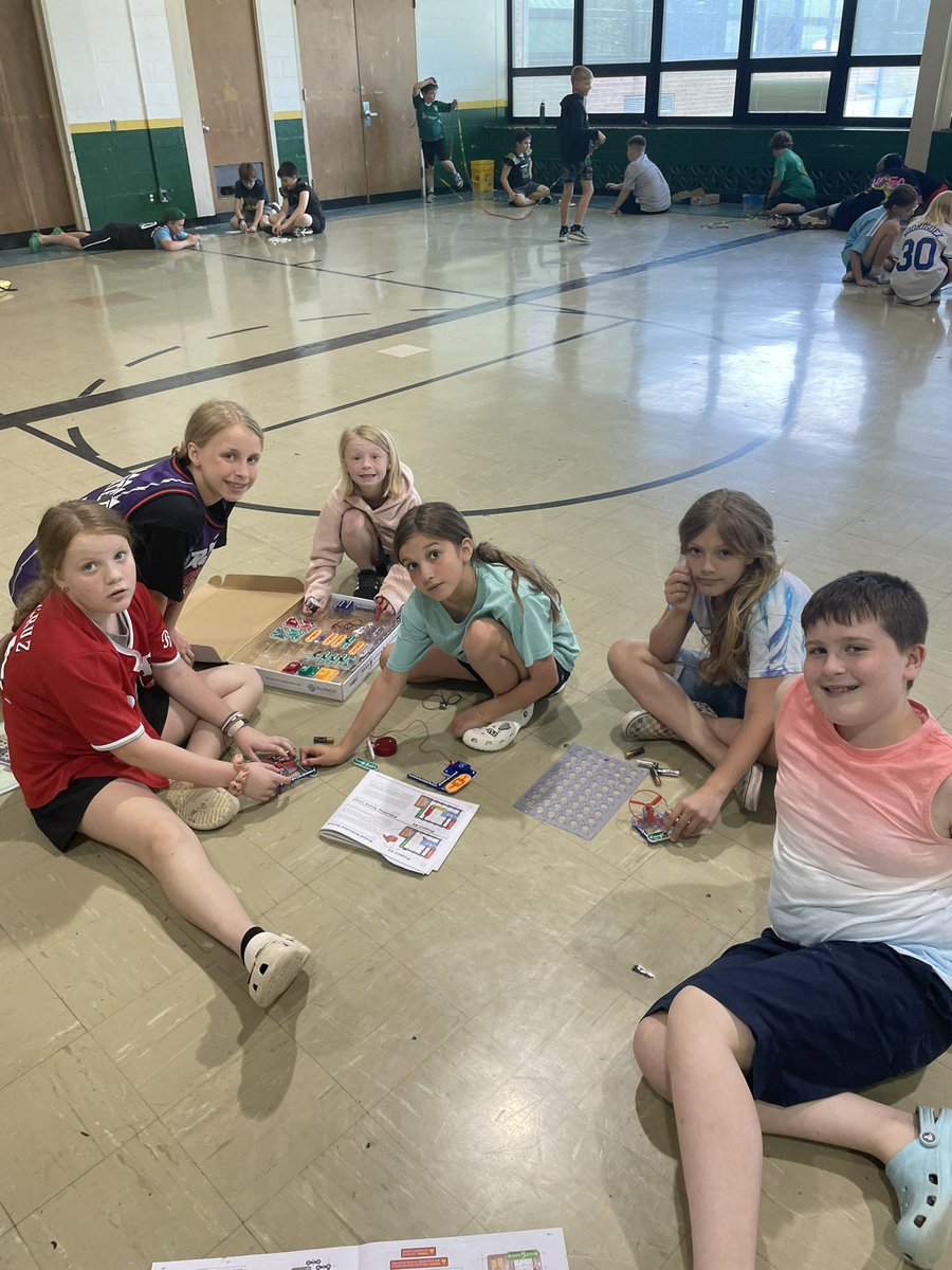 giddyup4thgrade's tweet photo. The Giddy Up Crew had a great day. We played board games, bingo, and just hanging with our friends. @LM_Schools @LMElementary #boardgames #hangingwithfriends https://t.co/FjWa62xJZf