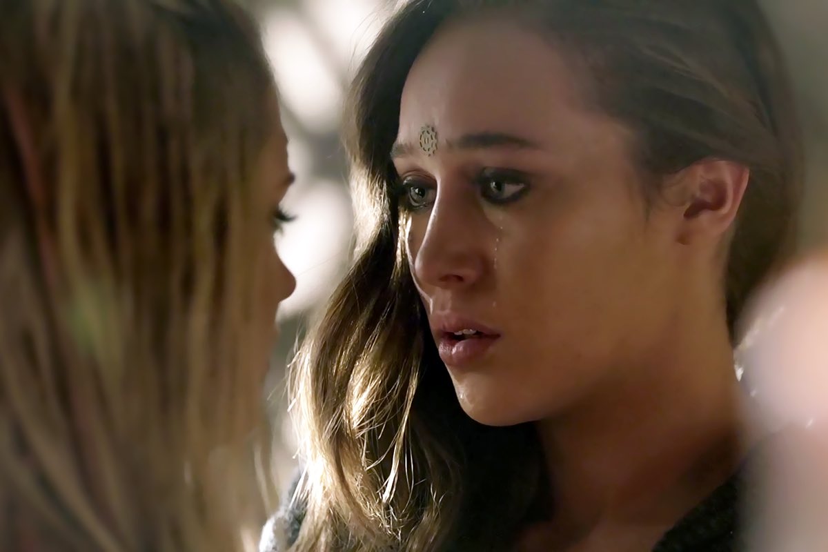 #307 haunts me fr but i love seeing it places so it can remind me me of them #clexa