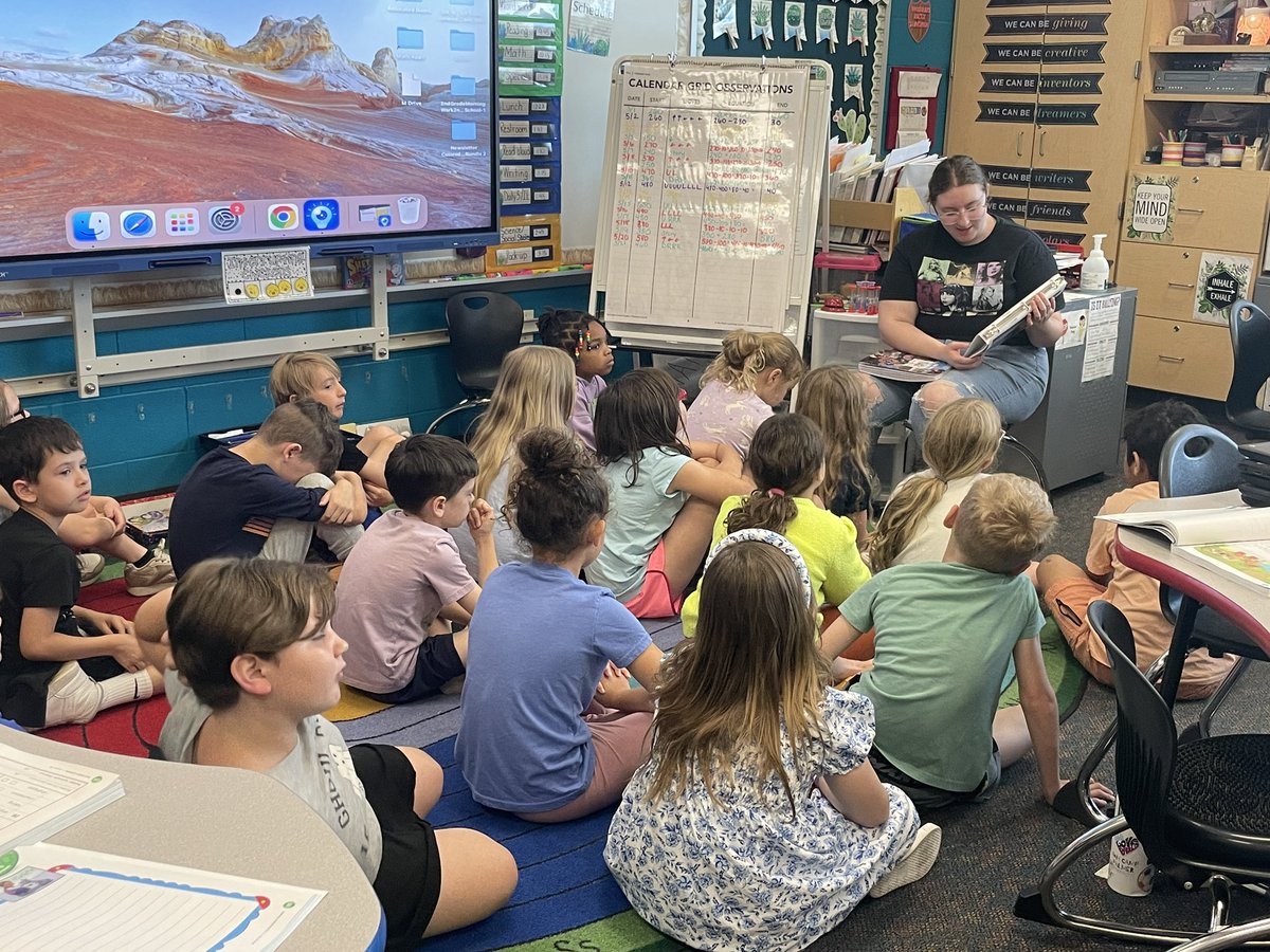 TeenTeacherLA's tweet photo. Day 1 of reading our beautiful children’s books to our friends over at OES was a great success! #1HB #OtsegoKnights #CreativeWritingKrupp https://t.co/uK94Gkk4Bn