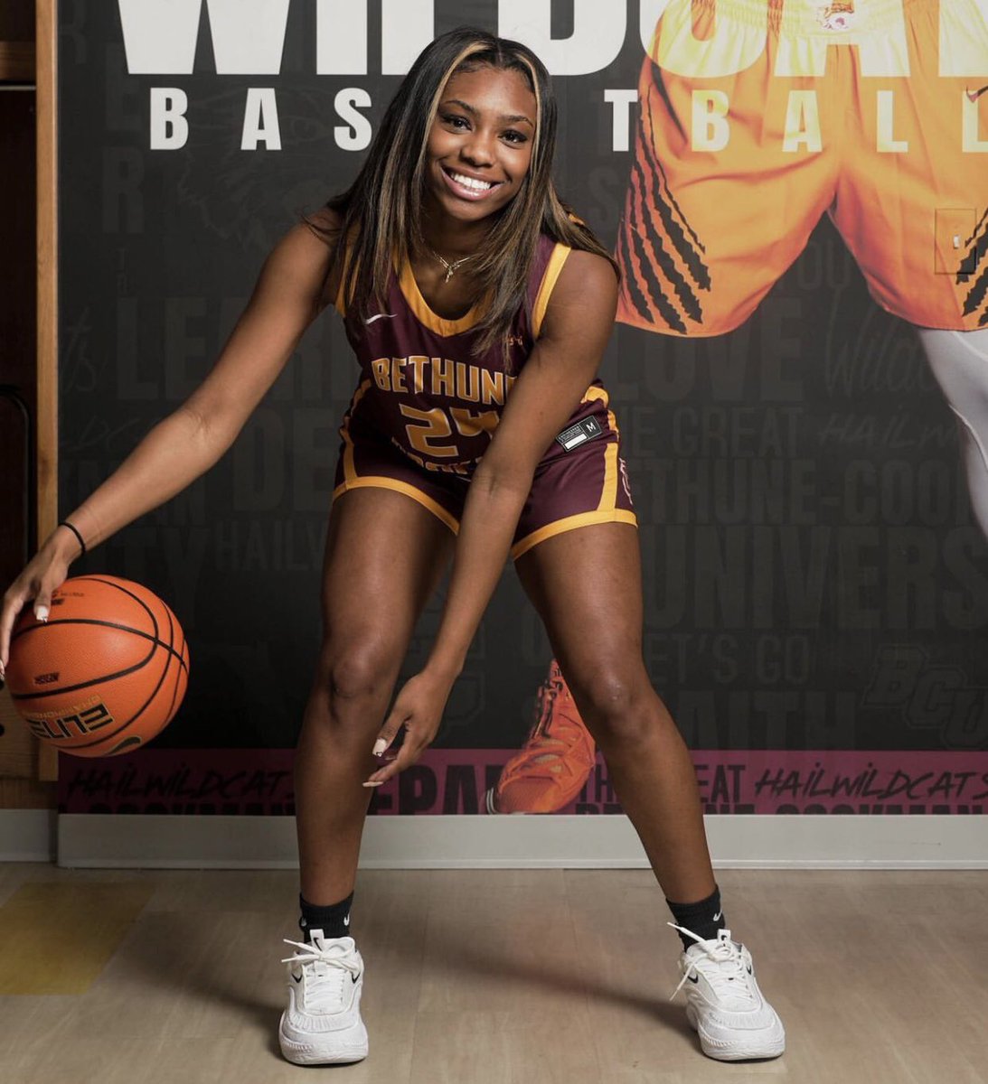 Alyssa_C_Green's tweet photo. Officially a Wildcat💛 @BCUWBB @BCUAthletics https://t.co/M33ZntsVKz