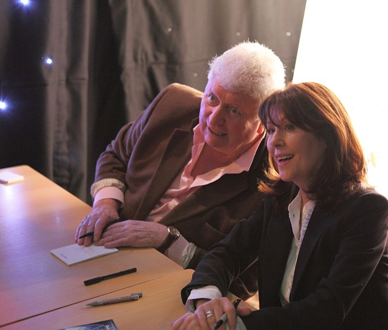 Tom Baker and Elisabeth Sladen in 2010. #TomBaker #DoctorWho #FourthDoctor