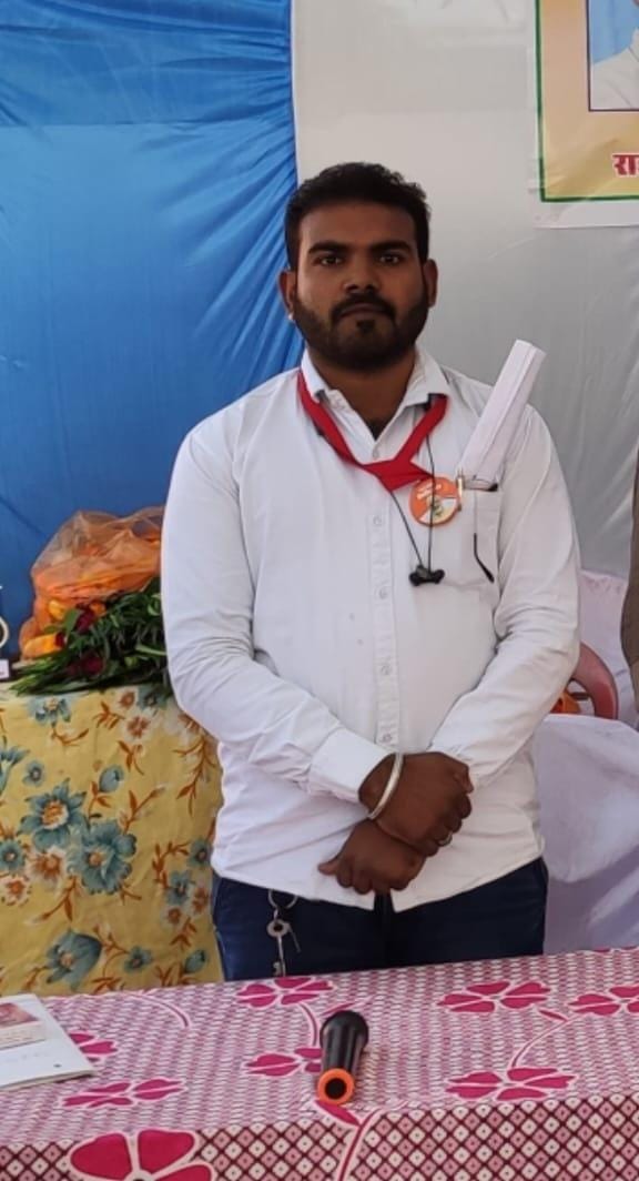 ताना मारने से पहले कोई सोचता नहीं है,
बेरोजगारों का हाल कोई पूछता नहीं है
क्या लाभ होगा आपको इसी सरकार बनाने का जिस पर  से आपके लगाए जनसेवा मित्रो का भरोसा उठ गया हो #जनसेवामित्र_बहाल_करो 
#जनसेवामित्रस्थाईरोजगार
<a href="/CMMadhyaPradesh/">Chief Minister, MP</a> <a href="/ChouhanShivraj/">Shivraj Singh Chouhan</a> <a href="/DrMohanYadav51/">Dr Mohan Yadav</a> <a href="/PMOIndia/">PMO India</a> <a href="/aajtak/">AajTak</a>