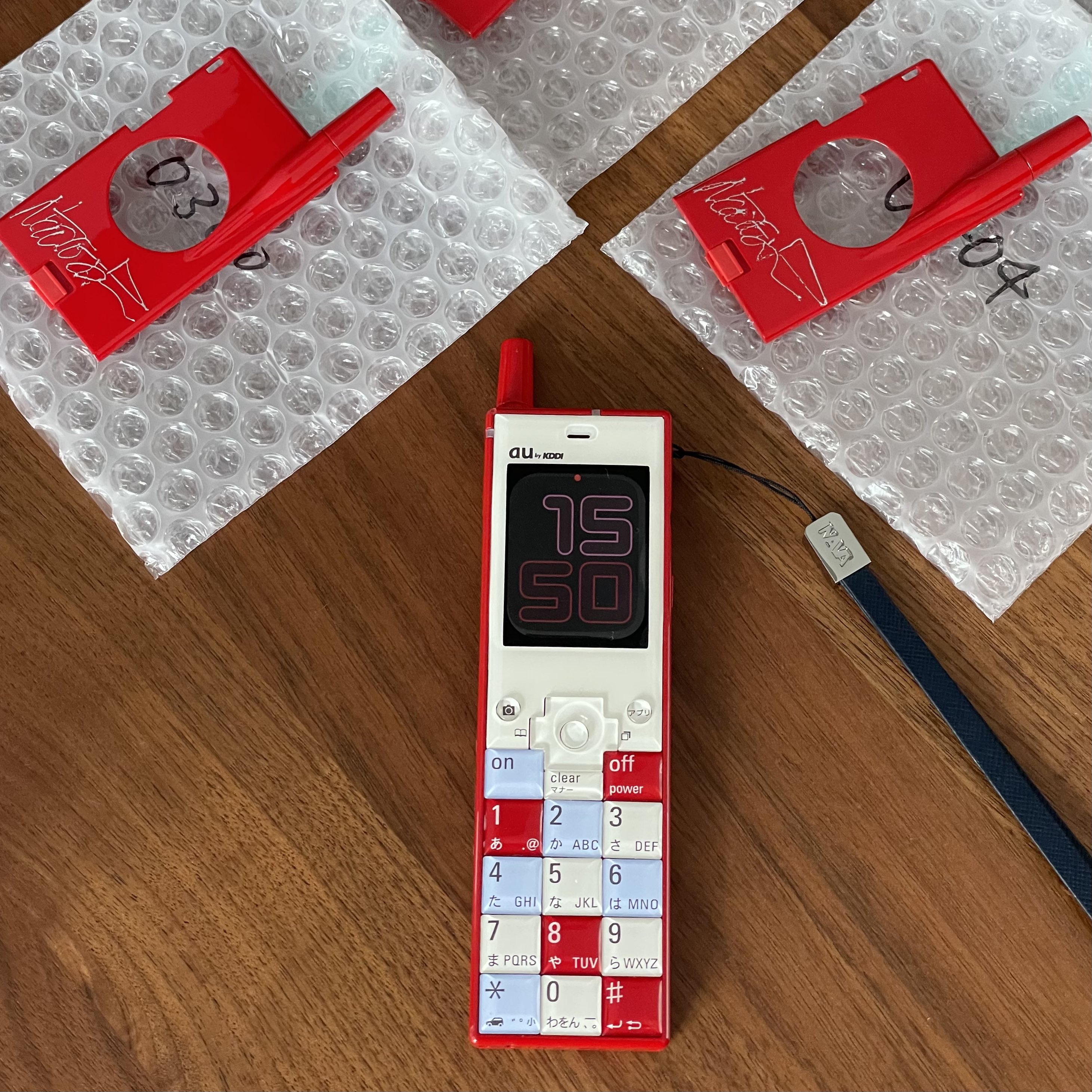 限定 初代INFOBAR型Apple Watch Case 深澤直人氏サイン入り 初代INFOBAR型Apple Watch Case」 深澤直人氏直筆サイン入